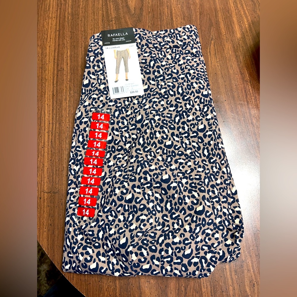Rafaella Leopard Print/Navy Womens Stretch Capris size 14